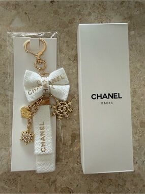 CHANEL White & Gold Bow and Charm Key Holder or bag charm, NWT